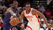 Hornets extend winning streak to eight games with victory over Rockets