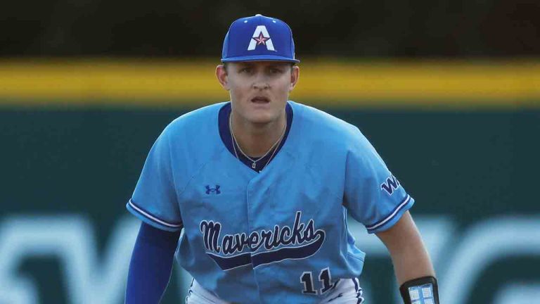 UT-Arlington first baseman Tyce Armstrong stands ready to field the ball during an NCAA baseball game against Sam Houston State on Wednesday, March 5, 2025, in Arlington, Texas. Sam Houston won 9-7. (Brandon Wade/AP)