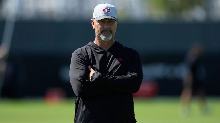 San Francisco 49ers assistant head coach of defense Gus Bradley watchds players during practice at the team's NFL football training camp, Sunday, July 27, 2025, in Santa Clara, Calif. (AP Photo/Jeff Chiu)