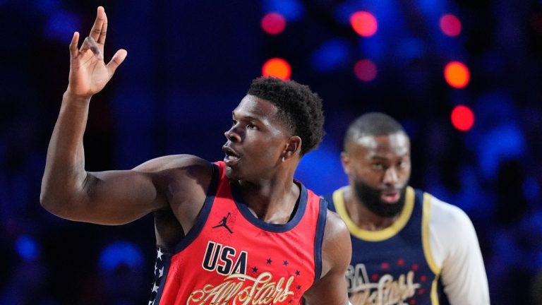 Edwards claims MVP award, leads Stars to win in entertaining All