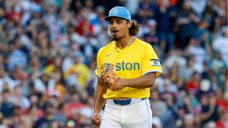 White Sox acquire Jordan Hicks, David Sandlin from Red Sox