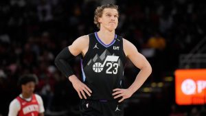 Utah Jazz forward Lauri Markkanen (23) on the court during the first half of an NBA basketball game against the Houston Rockets, Monday, Feb. 23, 2026, in Houston. (AP Photo/Karen Warren)