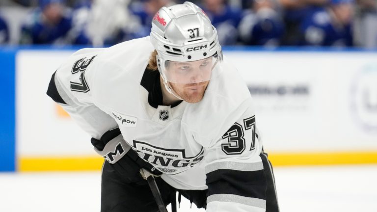 Los Angeles Kings left wing Warren Foegele (37) against the Tampa Bay Lightning during the first period of an NHL hockey game Thursday, Dec. 18, 2025, in Tampa, Fla. (Chris O'Meara/AP)