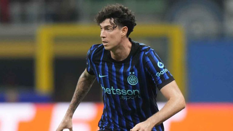 Inter Milan's Alessandro Bastoni controls the ball during a Champions League opening phase soccer match between Inter Milan and Slavia Praha, at the San Siro stadium in Milan. (Luca Bruno/AP)