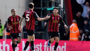 Bournemouth's Evanilson, right, celebrates after scoring his side's first goal during the English Premier League soccer match between AFC Bournemouth and AFC Sunderland in Bournemouth, England, Saturday, Feb. 28, 2026. (Andrew Matthews/PA via AP)