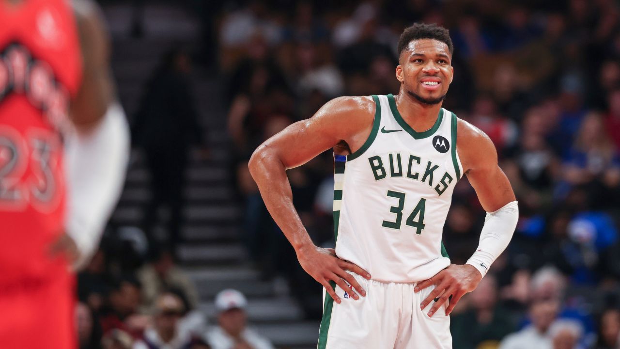 Report: Bucks to keep Antetokounmpo, trade Coffey and Anthony