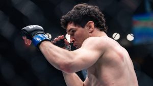 Mike Malott prepares to fight Kevin Holland during their welterweight bout at a UFC Fight Night in Vancouver, on Saturday, October 18, 2025. (Ethan Cairns/CP)
