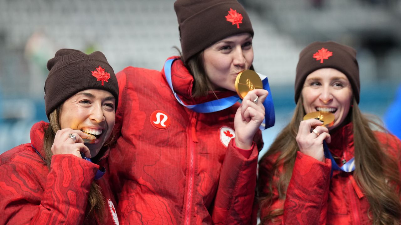 Canada wins second Olympic gold in a row in women’s team pursuit speedskating