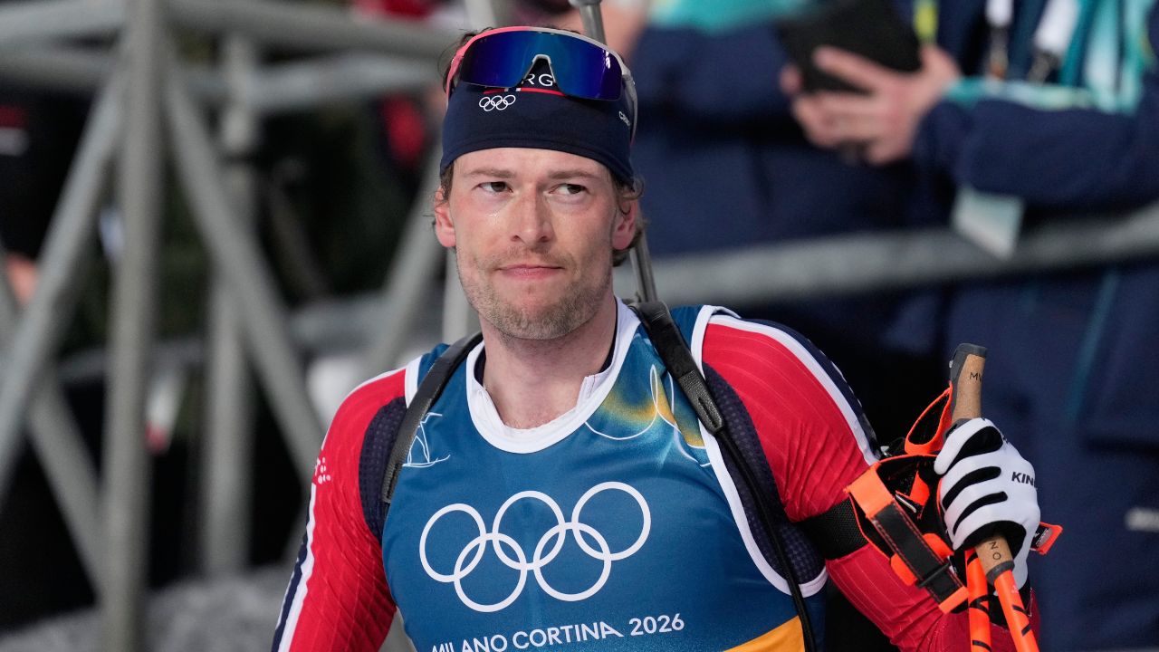 Norwegian biathlete earns another medal three days after confessing infidelity