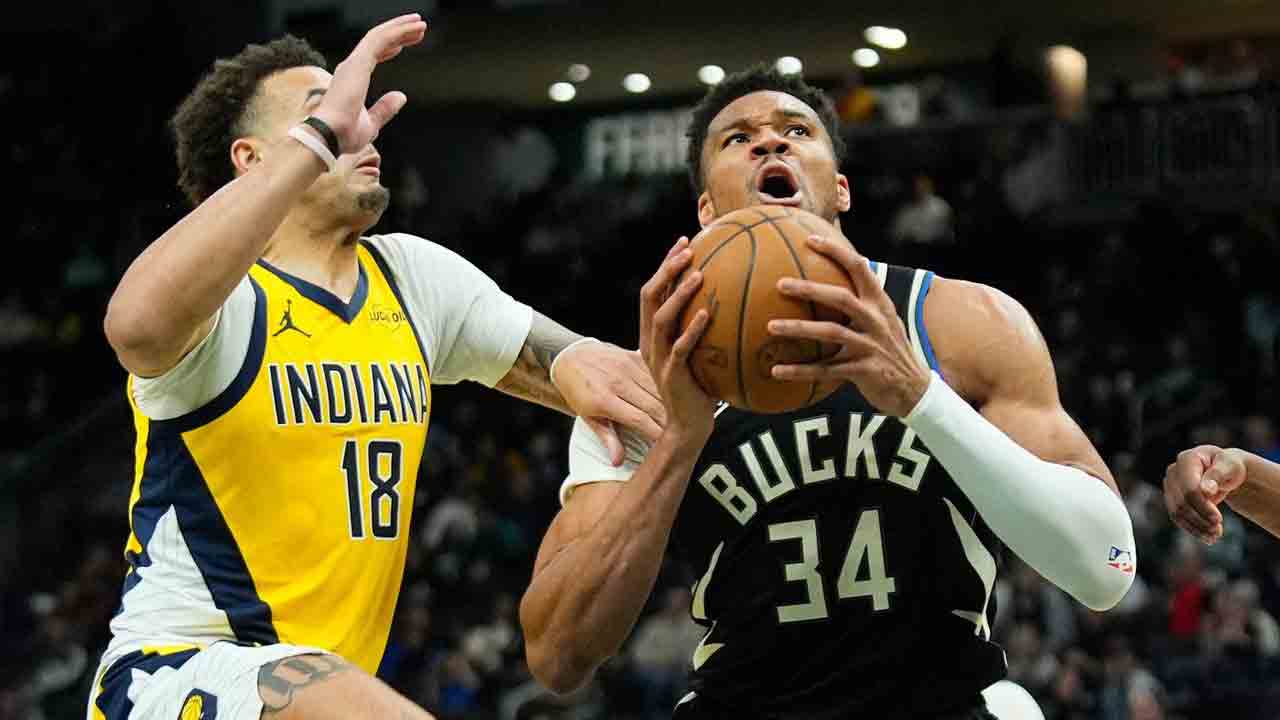 Bucks’ Antetokounmpo sidelined with hyperextended knee, bone bruise