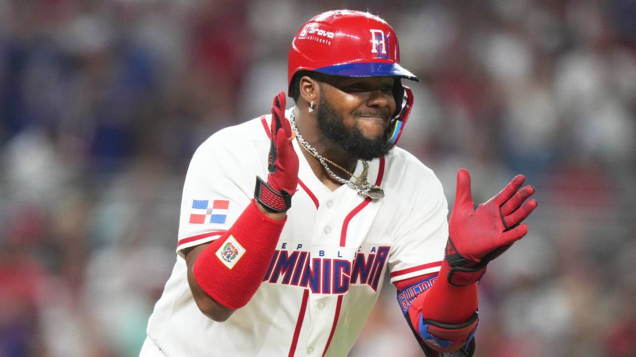 Guerrero Jr. laces hard-hit RBI single to left field vs. Netherlands