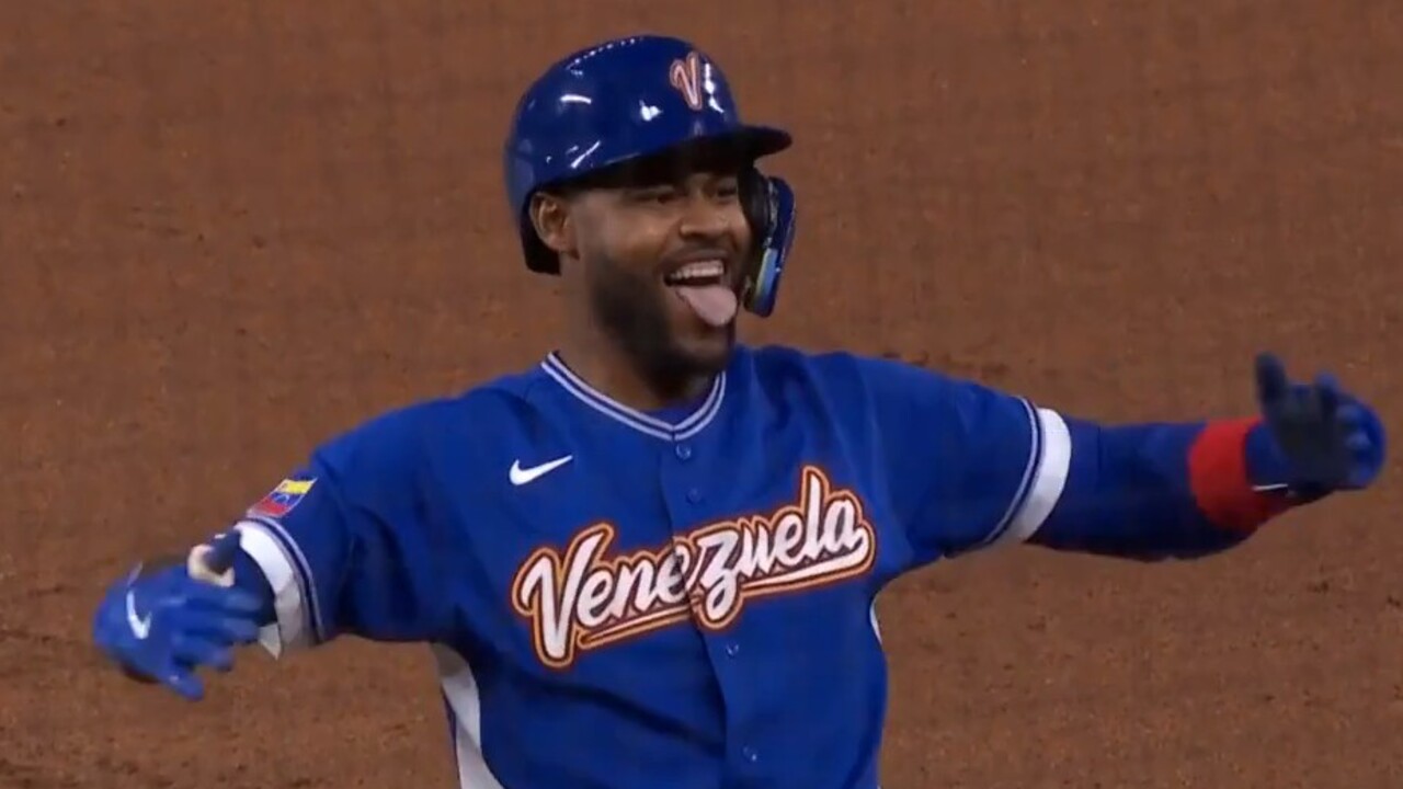 Venezuela puts together two-out rally to surge ahead of Italy