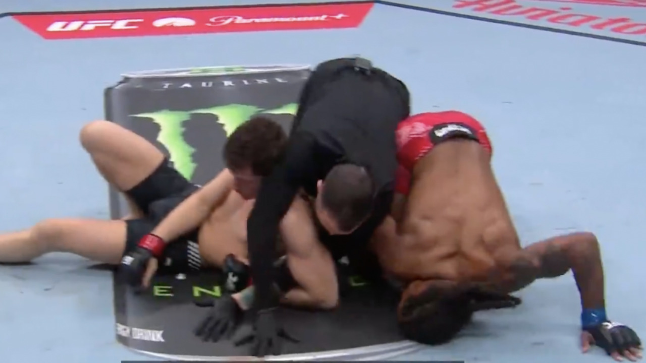 Canada’s Gibson Jr. notches first UFC win with first-round TKO