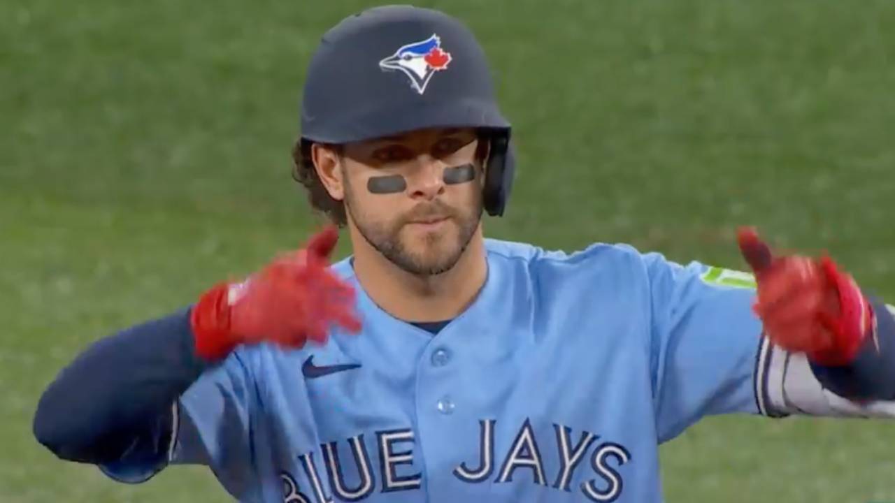 Blue Jays’ Okamoto, Lukes, Clement rally for three-run inning vs. Rockies