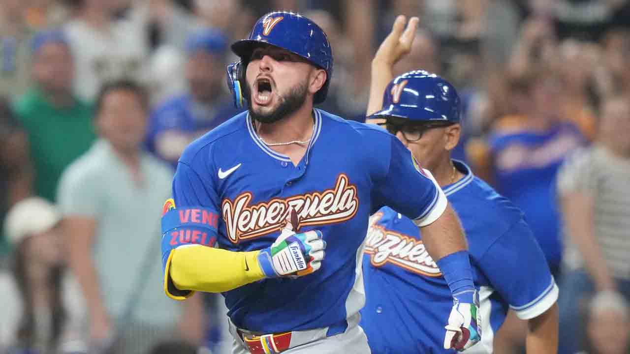 Venezuela upsets defending champion Japan to reach WBC semifinals