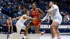 Izoje powers Syracuse past Iowa State to set up meeting with UConn