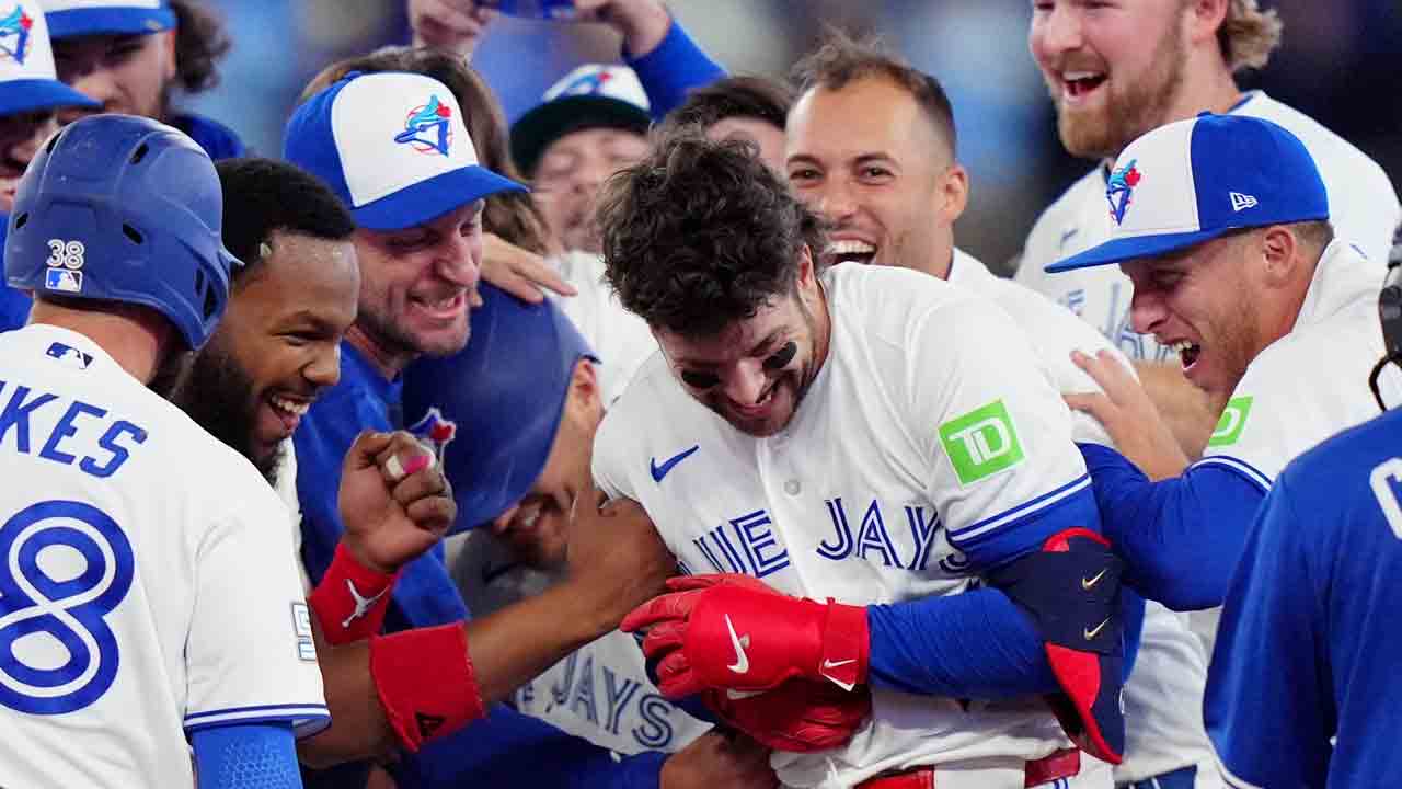 Blue Jays rally for second straight walk-off after Cease’s strong debut