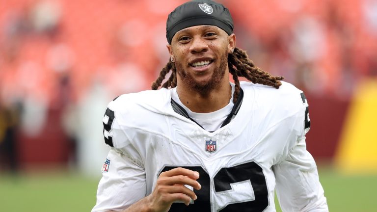 Las Vegas Raiders cornerback Eric Stokes (22) looks on after an NFL football game against the Washington Commanders, Sunday, Sept. 21, 2025, in Landover. (AP Photo/Daniel Kucin Jr.)