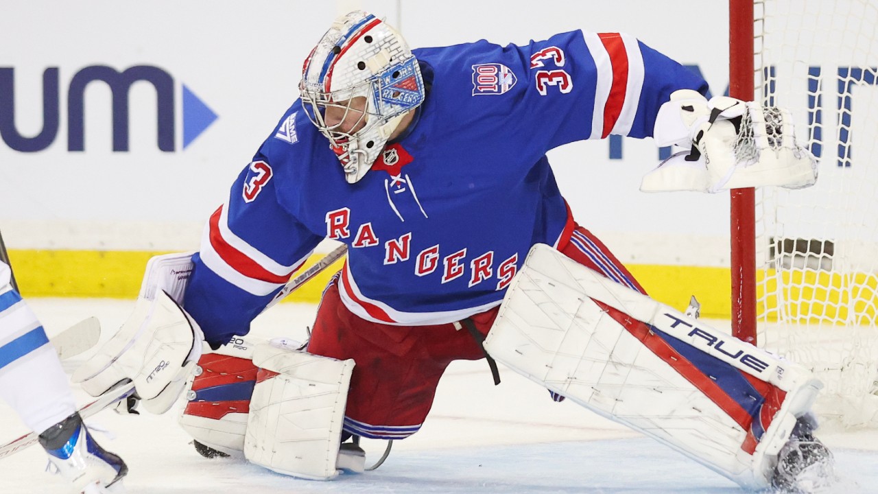 Rookies lead way as Rangers beat Blackhawks