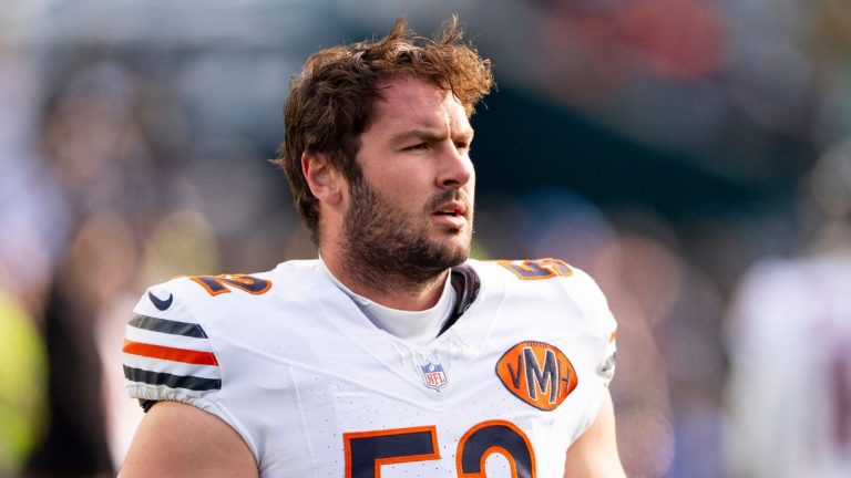 Chicago Bears offensive lineman Drew Dalman looks on prior to an NFL football game against the Philadelphia Eagles, Friday, Nov. 28, 2025, in Philadelphia. (AP Photo/Chris Szagola)