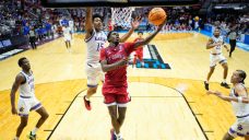 Dylan Darling hits driving layup at buzzer, St. John’s beats Kansas in March Madness thriller