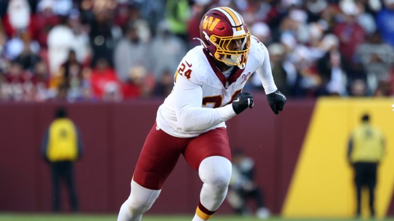 Washington Commanders linebacker Von Miller rushes during an NFL game against the Dallas Cowboys, Thursday, Dec. 25, 2025, in Landover, Md. (AP/Daniel Kucin Jr.)