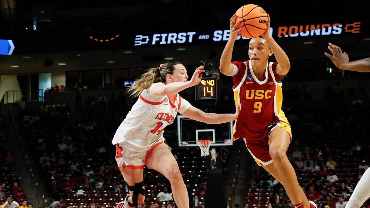 Jazzy Davidson’s 31 leads USC past Clemson in overtime