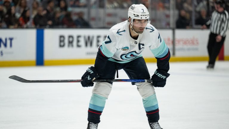 Seattle Kraken right wing Jordan Eberle (7) takes his stance during an NHL hockey game against the Anaheim Ducks, Tuesday, Feb. 3, 2026, in Anaheim, Calif. (Kyusung Gong/AP)