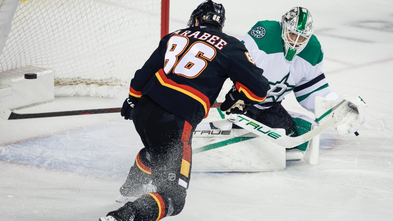 Stars extend franchise-best win streak to 10 with domination of Flames