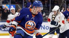 Islanders rally from a two-goal deficit to beat the Panthers