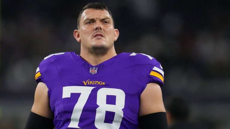 Minnesota Vikings center Ryan Kelly (78) looks on during an NFL football game against the Dallas Cowboys, Dec. 14, 2025, in Arlington, Texas. (Julio Cortez/AP)