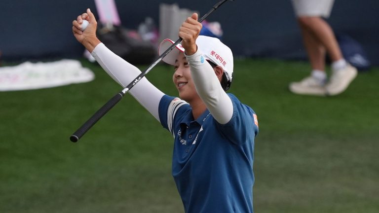 Hyo Joo Kim, of South Korea, celebrates at the 18th green after winning the LPGA Ford Championship golf tournament, Sunday, March 29, 2026, in Chandler, Ariz. (Ross D. Franklin/AP Photo)