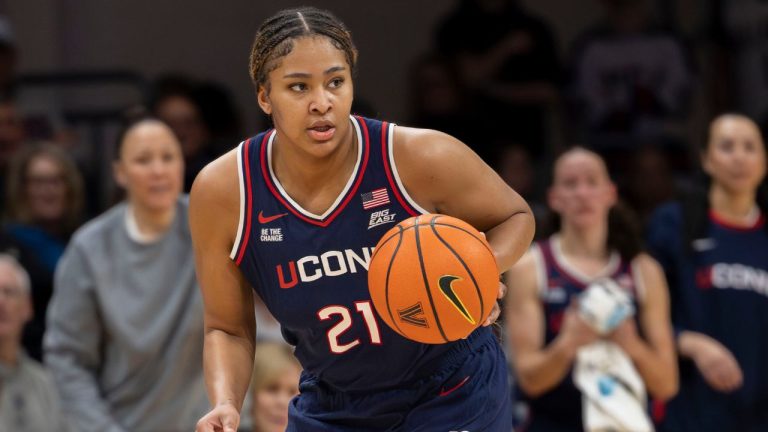 UConn forward Sarah Strong (21) in action during an NCAA college basketball game against Villanova, Wednesday, Feb. 18, 2026, in Villanova, Pa. (Laurence Kesterson/AP Photo)