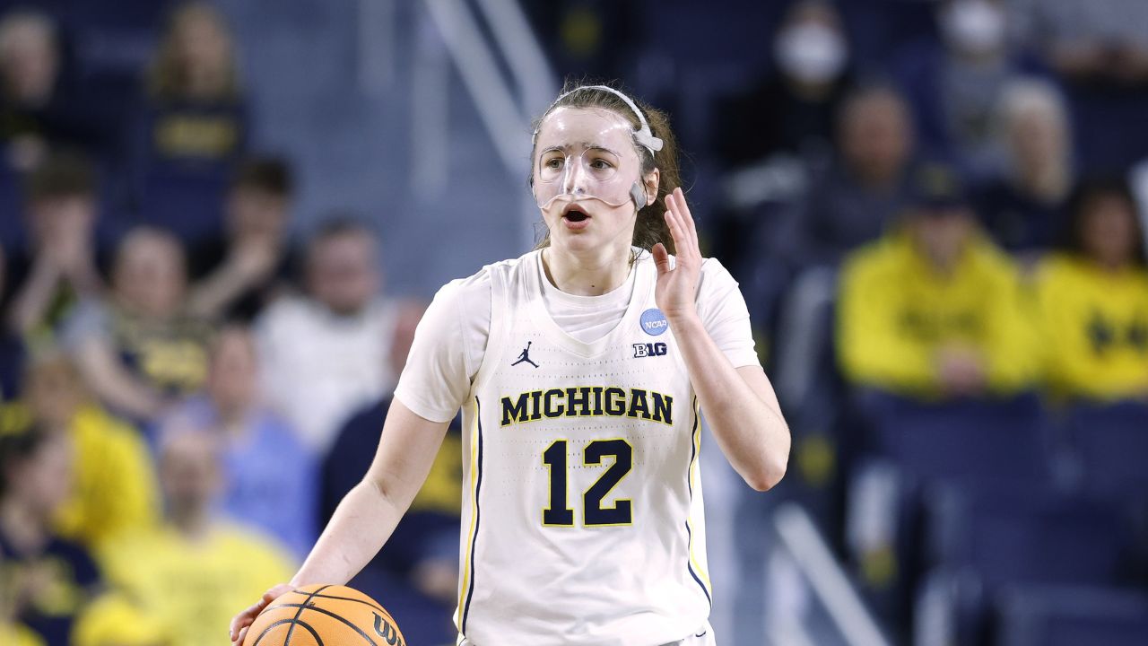 Canada’s Swords, Holloway lead Michigan to women’s Sweet 16