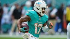 AP source: Broncos acquire Dolphins WR Jaylen Waddle in blockbuster trade