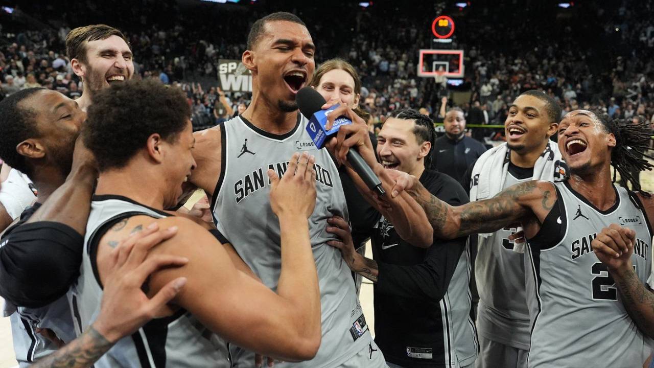 Wembanyama hits winner as Spurs beat Suns to clinch playoff spot