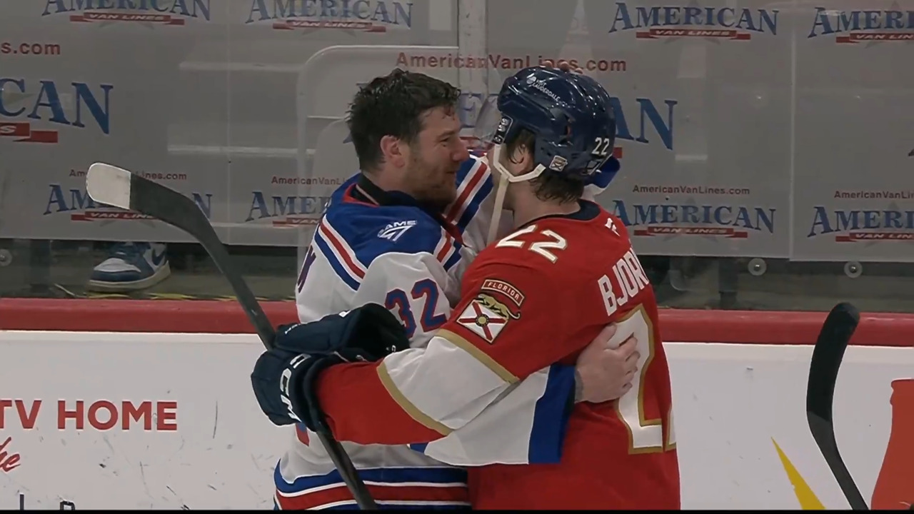 Panthers Shake Jonathan Quicks Hand After Final Career Game