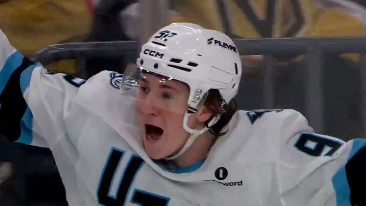 Cooley Comes Up Clutch To Lift Mammoth To Franchises First Playoff Win