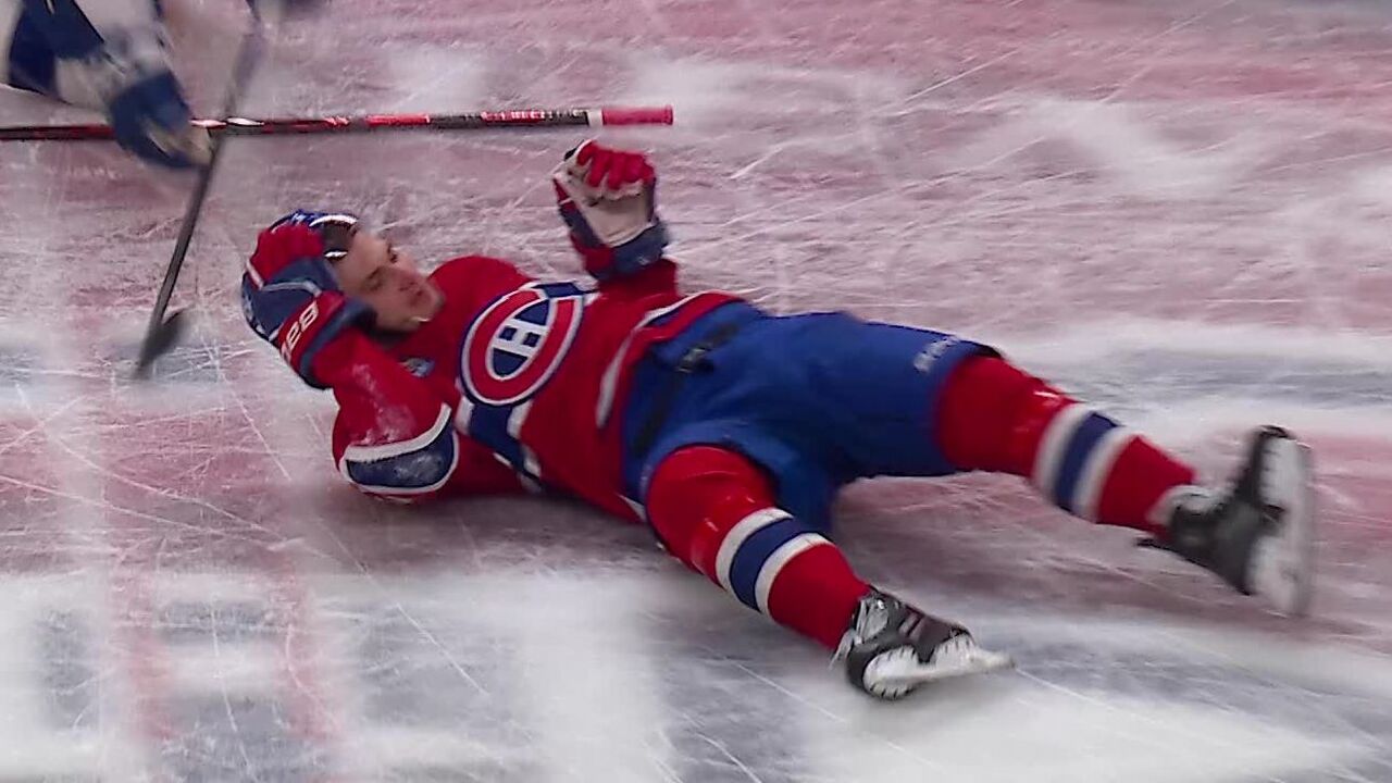 Canadiens’ Slafkovsky shaken up after taking huge hit from Crozier