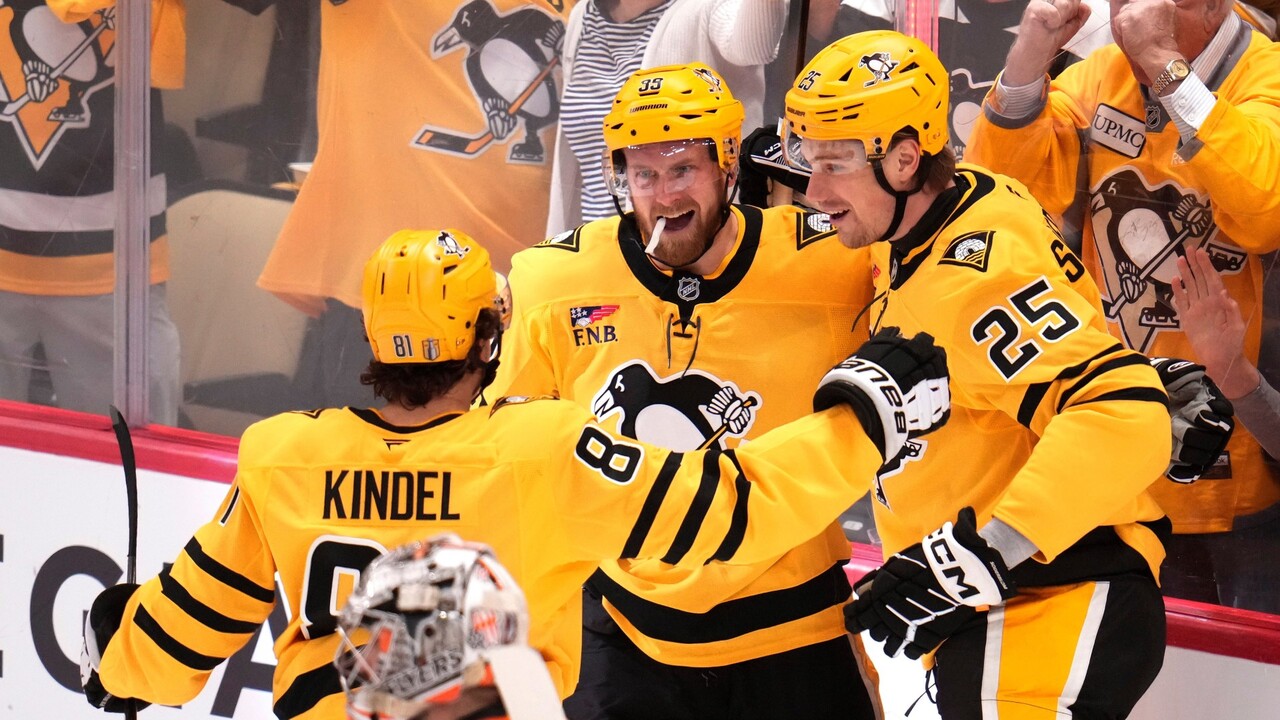 Mantha battles before setting up Soderblom for early Penguins lead
