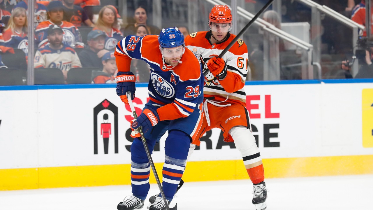 Oilers rally past Ducks to take Game 1