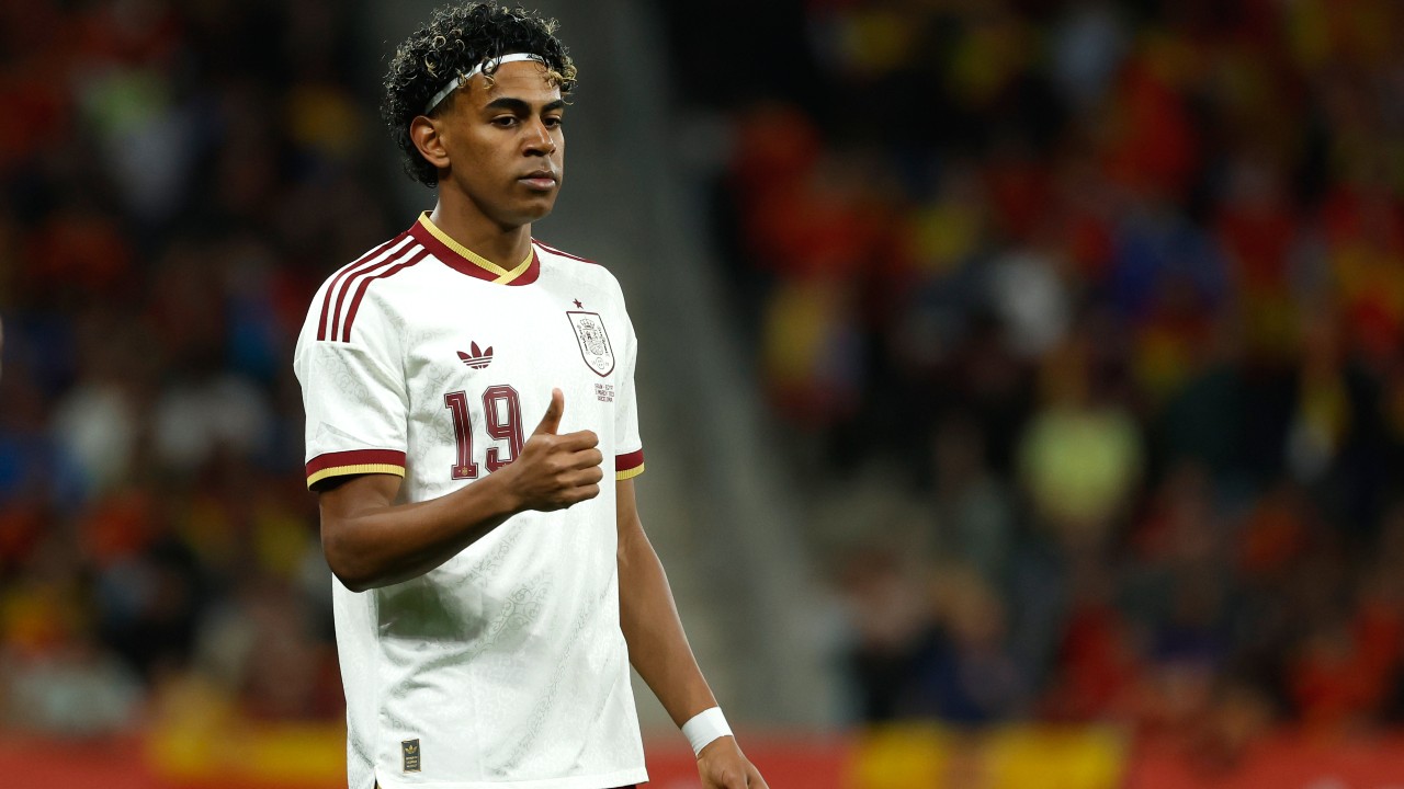 Yamal condemns chants from Spanish fans in friendly vs. Egypt