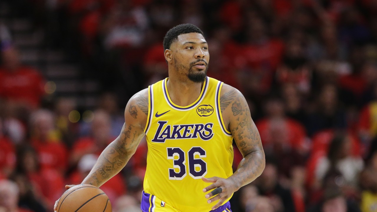 NBA fines Lakers’ Smart, Kennard for comments toward officials