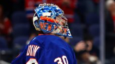 NHL Roundup: Islanders eliminated, Blue Jackets on brink