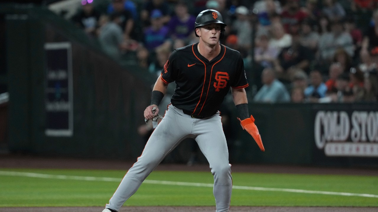 Blue Jays trade Tyler Fitzgerald to Dodgers for cash