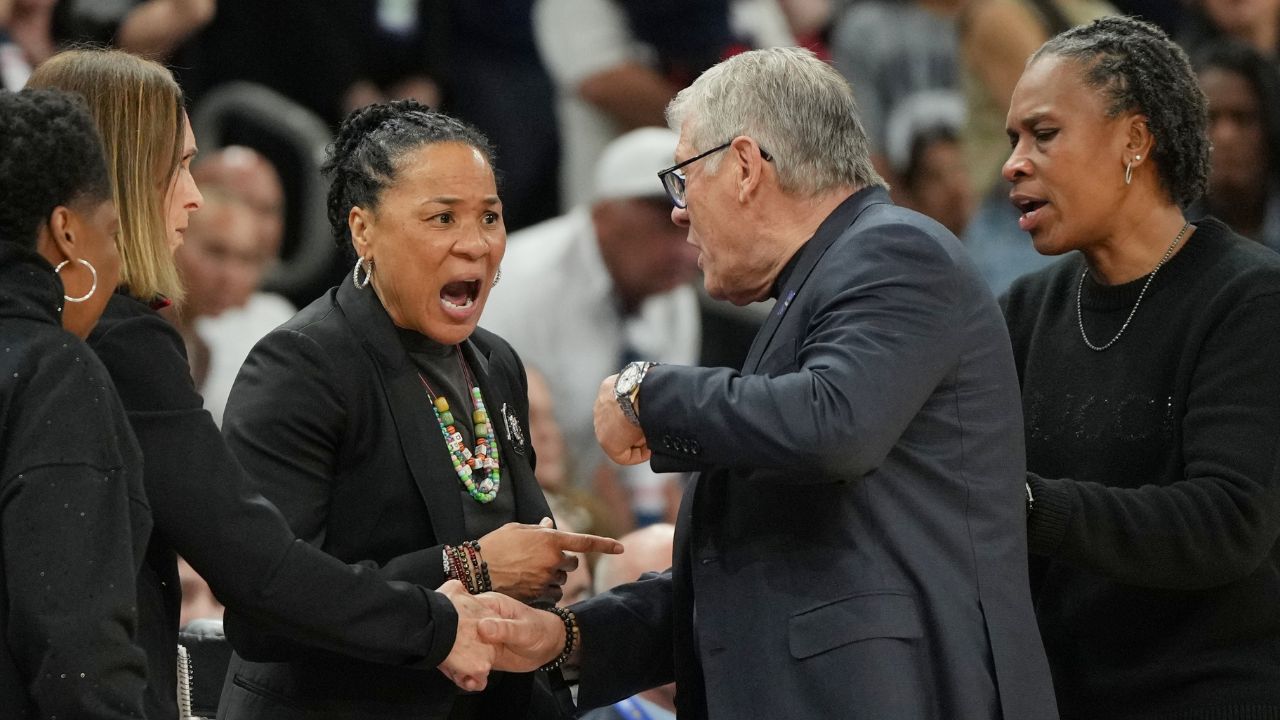 Tensions flare between UConn, South Carolina coaches at Final Four