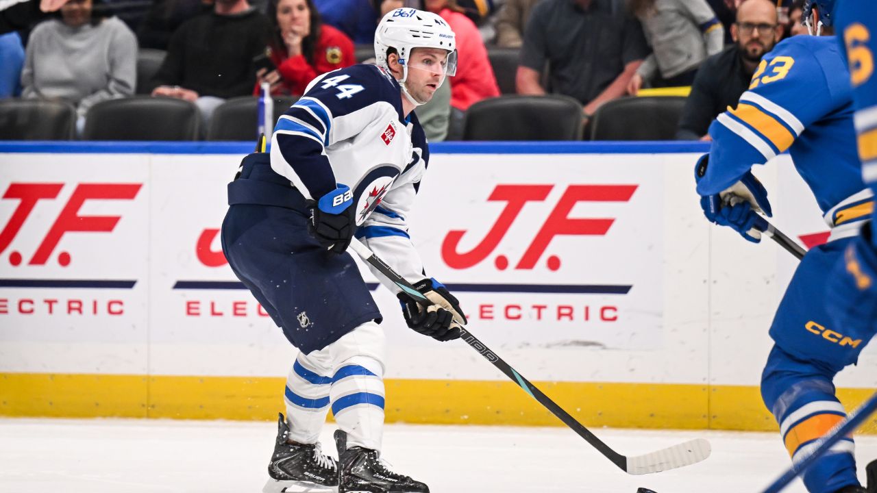 Iafallo, Morrissey and Toews score as Jets beat Blues to keep playoff hopes alive