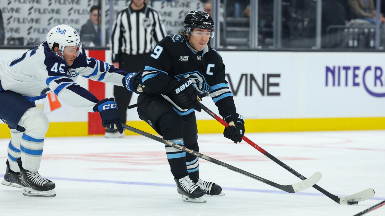 Mammoth clinch first wild-card spot with win over Jets