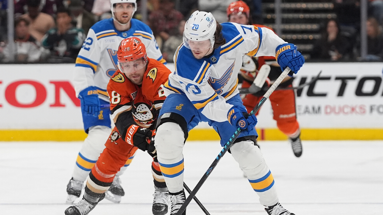 Dylan Holloway’s two goals help Blues keep slim playoff hopes alive with win over Ducks