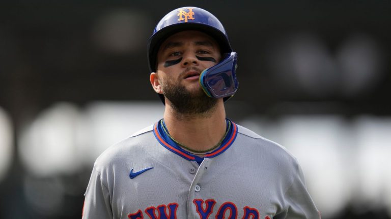 New York Mets' Bo Bichette (19) leaves the field after the top of the seventh inning of a baseball game against the Chicago Cubs, Friday, April 17, 2026, in Chicago. (Erin Hooley/AP)